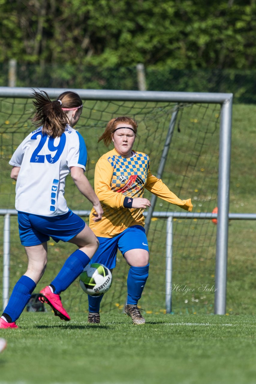 Bild 124 - B-Juniorinnen Bramstedter TS - SSV Hennstedt : Ergebnis: 3:7